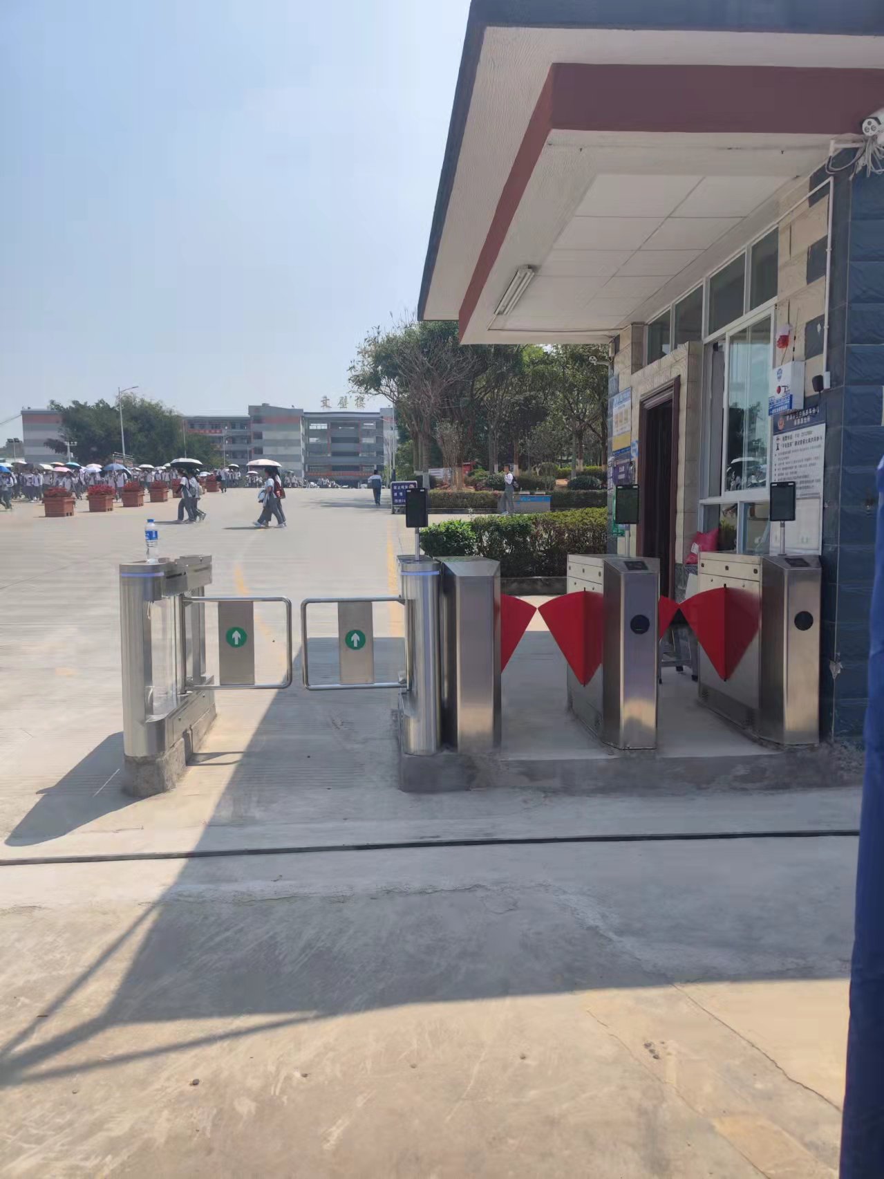 人脸识别广告小门